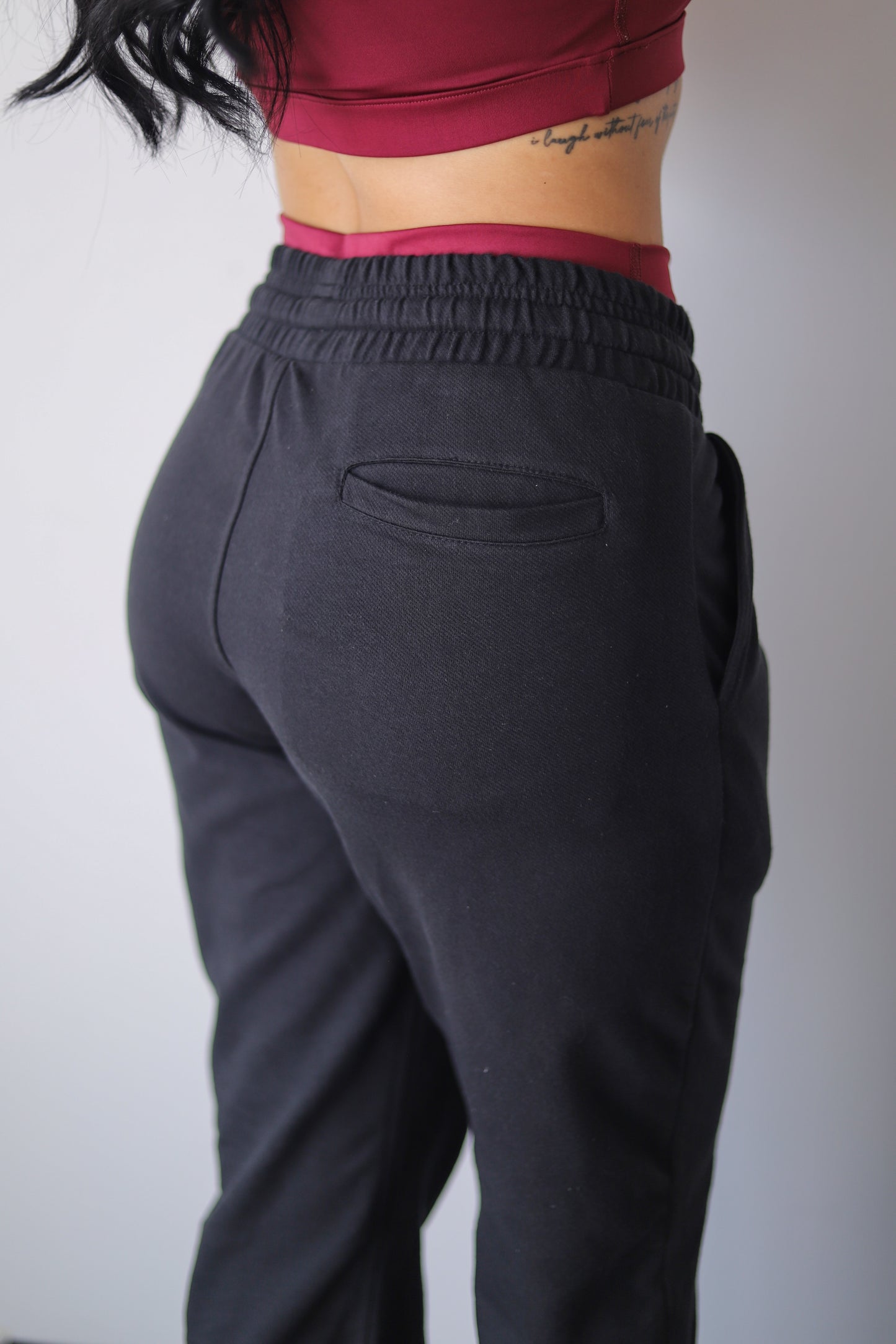 Sudadera Negra Clásica