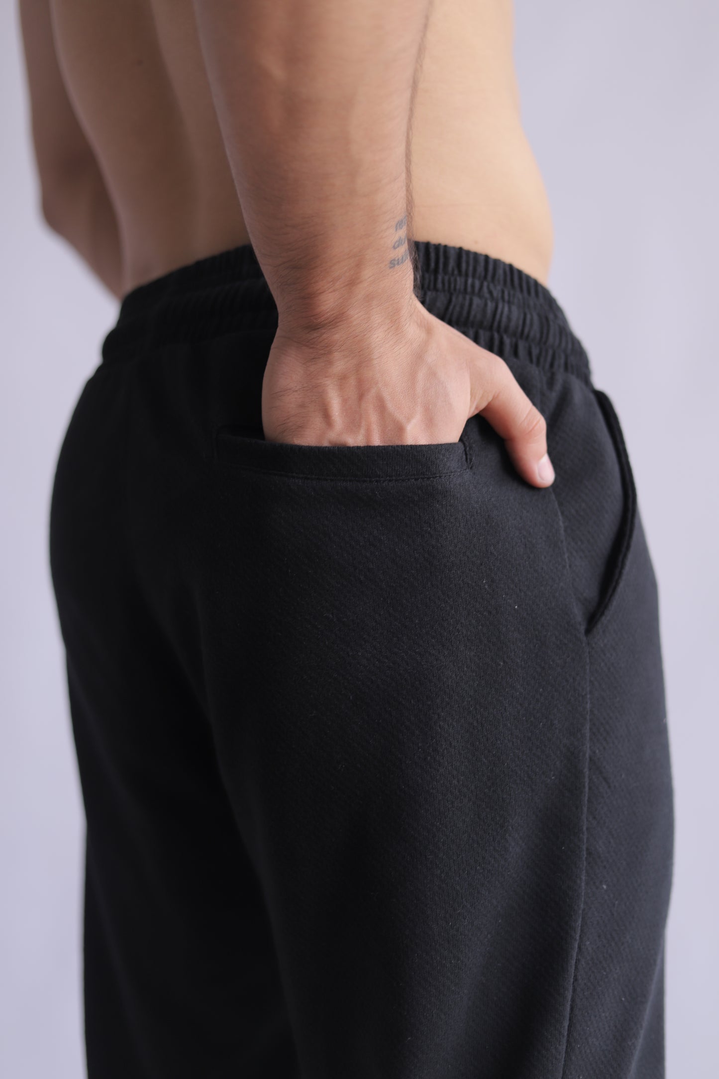 Sudadera Negra Clásica