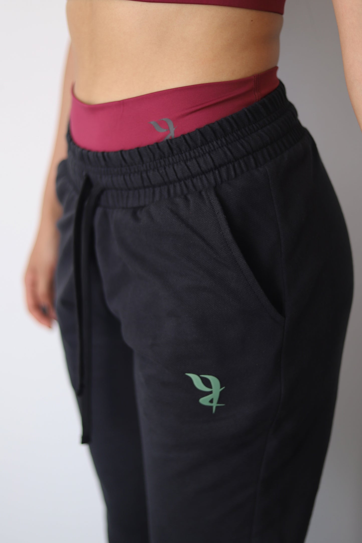 Sudadera  Negra Clásica