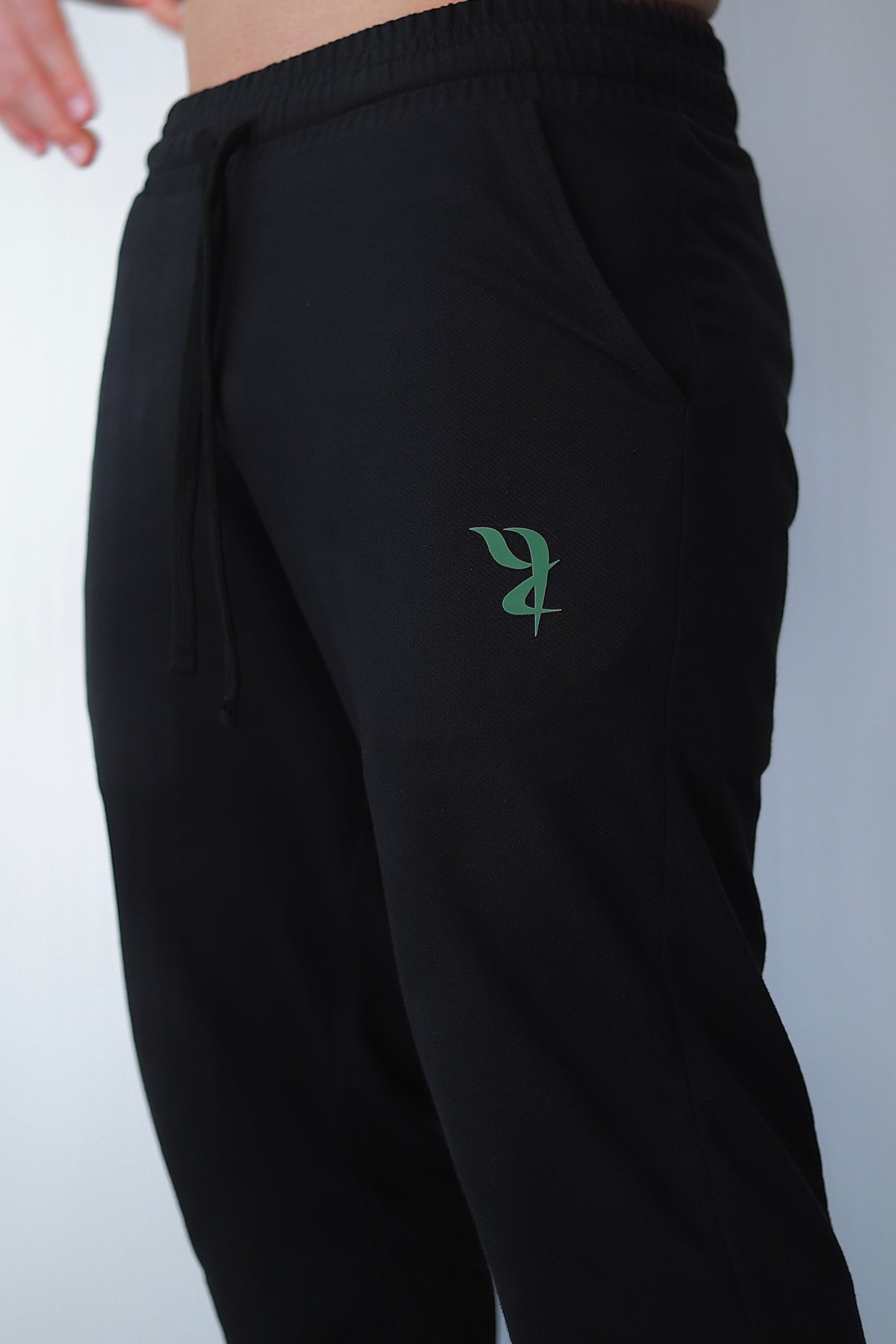 Sudadera Negra Clásica